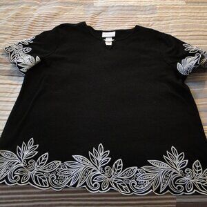 ALFRED DUNNER BLACK WITH WHITE SCROLLING EMBLEM MOTIF IN MEDIUM